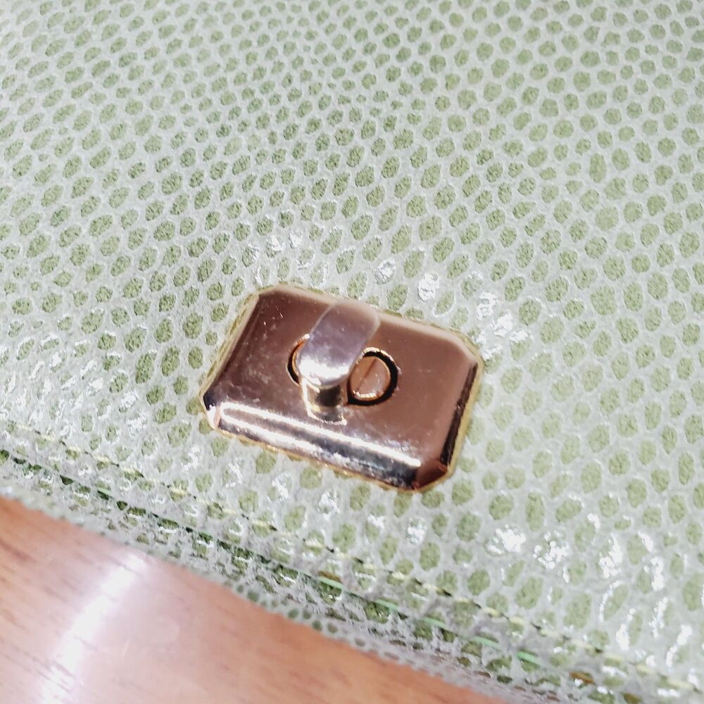 VTG OHHHH ASHLEY Mini Green Leather Purse Womens Crossbody Bag Cute Chic Chain - Picture 10 of 10